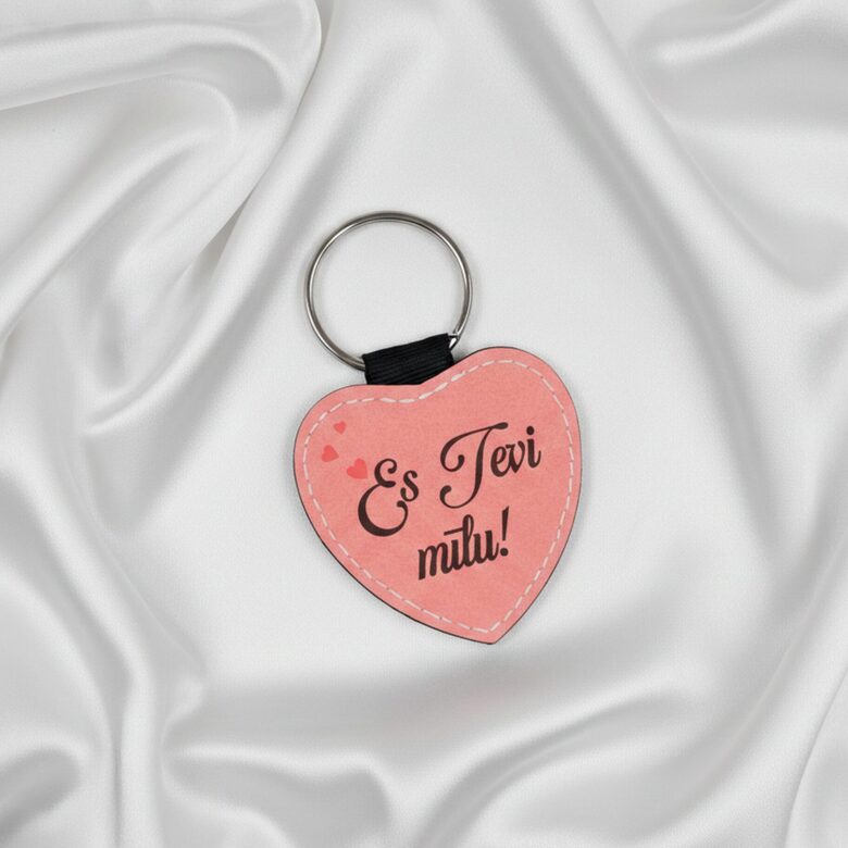 Atslēgu piekariņš sirds formā